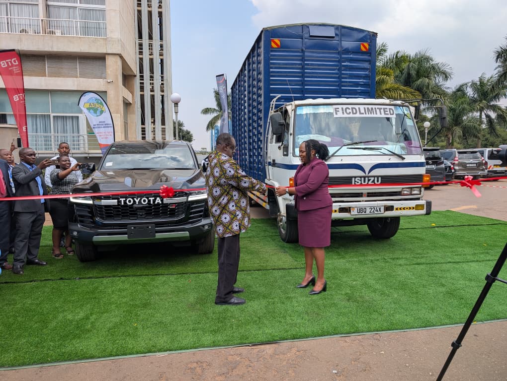Hon. Nduva and Hon. Magonde flag off the first consignment